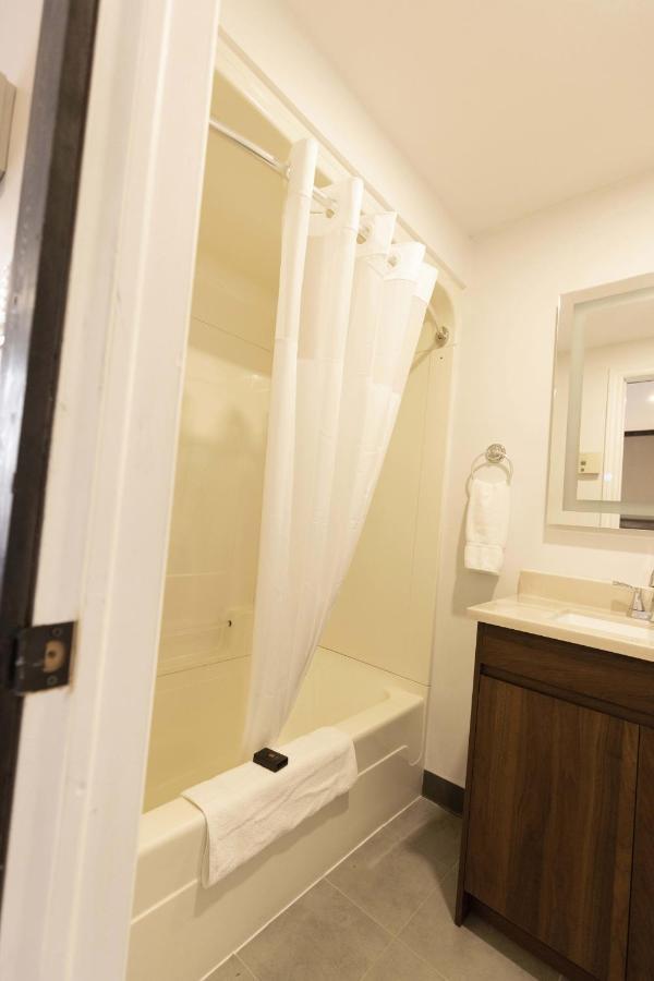 Motel 7 Inn & Suites Beresford Esterno foto